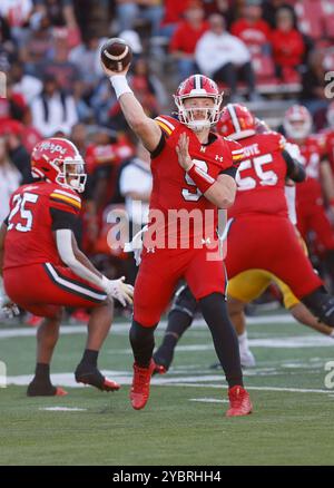 19. Oktober 2024: University of Maryland Terrapins QB #9 Billy Edwards Jr. wirft den Fußball während eines NCAA-Fußballspiels zwischen der University of Maryland Terrapins und der University of Southern California Trojans im SECU Stadium im College Park MD Justin Cooper/CSM Stockfoto