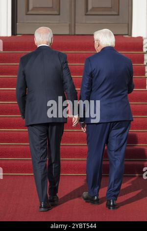 Joe Biden (46. Präsident der Vereinigten Staaten) wird von Frank-Walter Steinmeier (Präsident der Bundesrepublik Deutschland) in Bellevue Pala empfangen Stockfoto