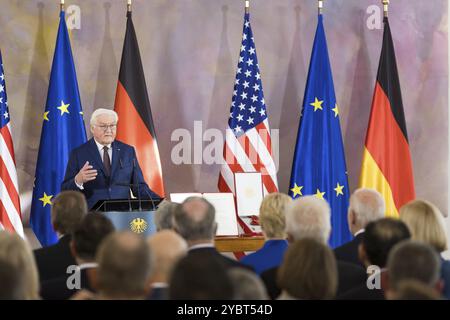 Frank-Walter Steinmeier (Bundespräsident der Bundesrepublik Deutschland) hält eine Rede vor der Verleihung des Sonderniveaus der Großen CR Stockfoto