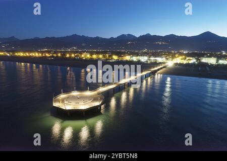 Fotografische Dokumentation Luftnacht von dem Kai von Marina di Pietrasanta Toskana Italien Stockfoto