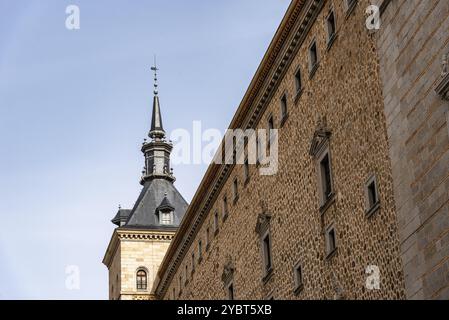 Blick auf Alcazar von Toledo. Es ist eine Festung aus der Renaissance aus Stein im höchsten Teil von Toledo. Während des spanischen Bürgerkriegs, Nationalis Stockfoto