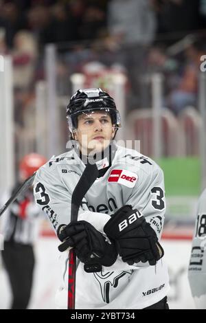PSD Bank Dome, Düsseldorf, Nordrhein-Westfalen, Tim Wohlgemuth (Koelner Haie, #33), PENNY DEL, Duesseldorfer EG-Koelner Haie am 18.10/2024 Stockfoto