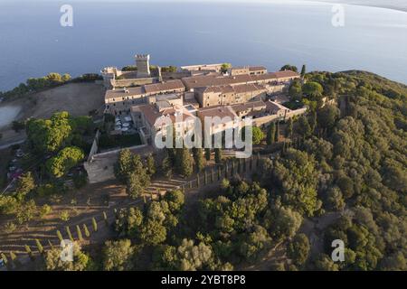 Luftbilddokumentation der antiken etruskischen Stadt Populonia Italien Stockfoto