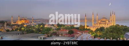 Panoramabild der Skyline von Istanbul in der Abenddämmerung istanbul türkei Stockfoto