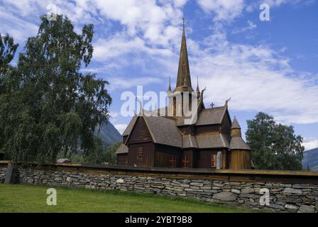 Stabkirche im norwegischen Dorf Lom Stockfoto