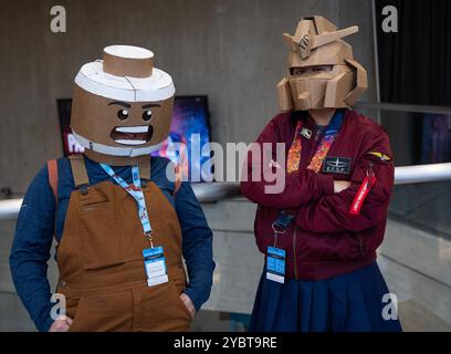 New York, USA. Oktober 2024. Tausende von Menschen nehmen am 19. Oktober 2024 an der New York Comic Con im Jacob Javits Center Teil. (Foto: Lev Radin/SIPA USA) Credit: SIPA USA/Alamy Live News Stockfoto