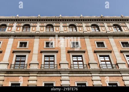 Blick auf Alcazar von Toledo. Es ist eine Festung aus der Renaissance aus Stein im höchsten Teil von Toledo. Während des spanischen Bürgerkriegs, Nationalis Stockfoto