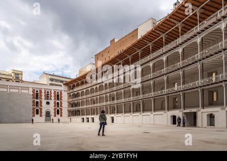 Madrid, Spanien, 1. Mai 2021: Die Beti Jai fronton in Madrid. Es handelt sich um eine Sportstätte im Neo-Mudéjar-Stil, die letzte erhaltene baskische Pelota aus dem 19. Jahrhundert Stockfoto