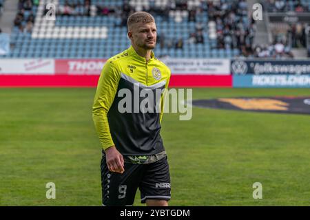 Chemnitz, Deutschland 19. Oktober 2024: Regionalliga Nordost - 2024/2025 - Chemnitzer FC vs. VFC Plauen im Bild: Johann Martynets (Plauen) Stockfoto