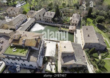 Luftbilddokumentation des alten Dorfes Bagno Vignoni in der Toskana (Italien) Stockfoto