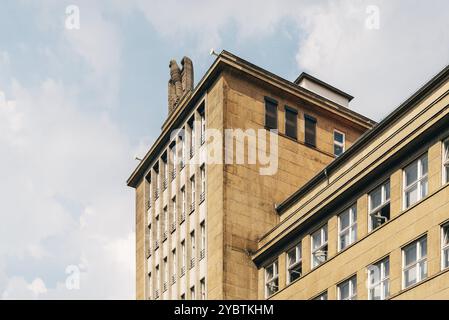 Berlin, 29. Juli 2019: Regierungsgebäude bei Checkpoint Charlie in der Friedrichstraße, Europa Stockfoto