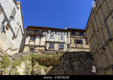 Landschaftlich schöner Blick auf das mittelalterliche Dorf FRIAS in Burgos Stockfoto