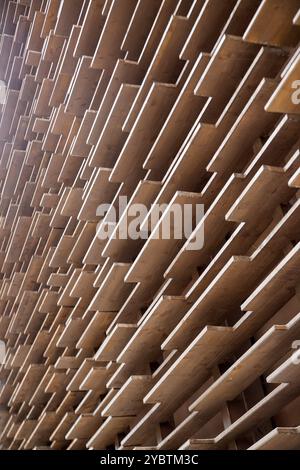 Außenwand von Gebäude in Holzplatten gebaut Stockfoto