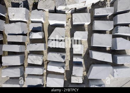 Luftbilddokumentation einer Lagerstätte von Marmorblöcken in Carrara Italien Stockfoto