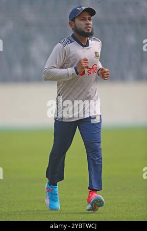 Mushfiqur Rahim nimmt während des Bangladesch-Teams an einem Training im Sher-e-Bangla National Cricket Stadium (SBNCS) in Mirpur, Dhaka, Bangladesch, OC Teil Stockfoto