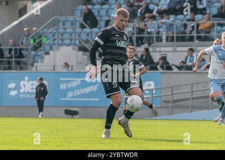 Chemnitz, Deutschland 19. Oktober 2024: Regionalliga Nordost - 2024/2025 - Chemnitzer FC vs. VFC Plauen im Bild: Johann Martynets (Plauen) Stockfoto