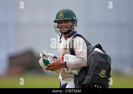 Zakir Hasan nimmt während des Bangladesch-Teams an einem Training im Sher-e-Bangla National Cricket Stadium (SBNCS) in Mirpur, Dhaka, Bangladesch, Octobe Teil Stockfoto