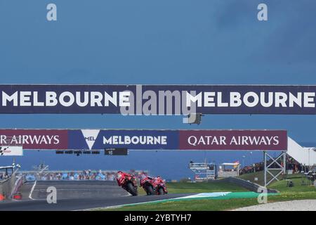 Rennen von Qatar Airways Grand Prix der MotoGP von Australien auf dem Phillip Island Circuit. Australien 20. Oktober 2024 im Bild: Marc Marquez und Jorge Martin und Francesco Bagnaia Carreras del Gran Premio Qatar Airways de MotoGP de Australia en el circuito de Phillip Island. 20 de Octubre de 2024 POOL/MotoGP.com/Cordon Pressebilder sind nur für redaktionelle Zwecke bestimmt. Obligatorischer Vermerk: © MotoGP.com Credit: CORDON PRESS/Alamy Live News Stockfoto