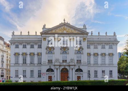 Wien, Österreich - 09. Juli 2024: Vorderansicht des Bundesministeriums der Justiz (Palais Trautson) in Wien, Österreich Stockfoto
