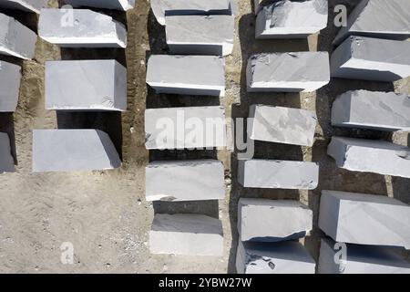 Luftbilddokumentation einer Lagerstätte von Marmorblöcken in Carrara Italien Stockfoto