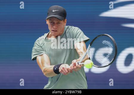 Tennisspieler Jannik Sinner aus Italien in Aktion bei den US Open 2024 Championships, Billie Jean King Tennis Center, Queens, New York, USA. Stockfoto