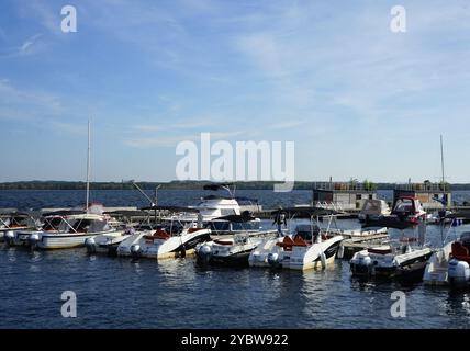 Marina in Brandenburg an einem ehemaligen Tagebausee Stockfoto