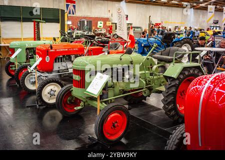 salzburg, österreich, 19 okt 2024, Classic expo, Ausstellung für Oldtimer und Motorräder, Oldtimer Show., Oldtimer Traktoren *** salzburg, österreich, 19 Okt 2024, Classic expo, ausstellung für Oldtimer und Motorräder, Oldtimer Show, Oldtimer Traktoren Copyright: XW. Simlingerx Stockfoto