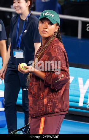 Tokio, Japan. Oktober 2024. Der japanische Profi-Tennisspieler Naomi OSAKA nimmt an einer Sonderveranstaltung „Yonex Tennis Festival 2024“ im Rahmen des Toray Pan Pacific Open Tennis Turniers 2024 im Ariake Coliseum Teil. Das Turnier findet vom 21. Bis 27. Oktober statt. (Kreditbild: © Rodrigo Reyes Marin/ZUMA Press Wire) NUR REDAKTIONELLE VERWENDUNG! Nicht für kommerzielle ZWECKE! Quelle: ZUMA Press, Inc./Alamy Live News Stockfoto