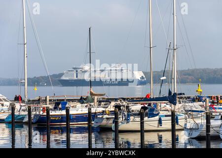 Kiel, Deutschland, 18. Okt. 2024 herbstliche Impressionen vom Kieler Hafen entlang der Kiellinie *** Kiel, Deutschland, 18 Okt 2024 herbstliche Impressionen vom Kieler Hafen entlang der Kiellinie Stockfoto