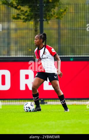 Rotterdam - Celainy Obispo von Feyenoord Rotterdam während der vierten Runde der Azerion Vrouwen Eredivisie in der Saison 2024/2025. Das Spiel findet zwischen Feyenoord V1 und Ajax V1 in Varkenoord am 20. Oktober 2024 in Rotterdam statt. (VK Sportphoto/Danny de Groot) Stockfoto