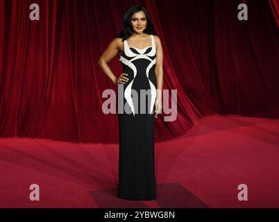 Los Angeles, USA. Oktober 2024. Mindy Kaling kommt am Samstag, den 19. Oktober 2024 zur 4. Jährlichen Academy Museum Gala im Academy Museum of Motion Pictures in Los Angeles, KALIFORNIEN. (Foto: Sthanlee B. Mirador/SIPA USA) Credit: SIPA USA/Alamy Live News Stockfoto