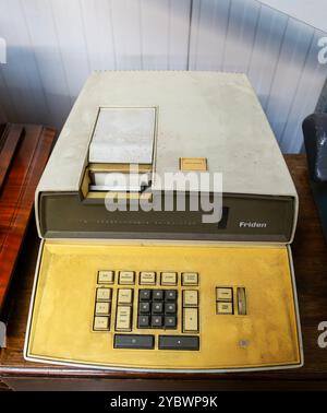 Vintage Fried 1151 programmierbarer mechanischer Rechner auf Auktion, Großbritannien Stockfoto