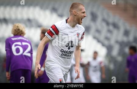 Brüssel, Belgien Oktober 2024. Rwdms Gaetan Robail feiert nach einem Torschuss während eines Fußballspiels zwischen RSCA Futures (U21) und RWD Molenbeek am Sonntag, den 20. Oktober 2024 in Brüssel, am 8. Tag der zweiten Liga der Challenger Pro League 2024-2025. BELGA PHOTO VIRGINIE LEFOUR Credit: Belga News Agency/Alamy Live News Stockfoto