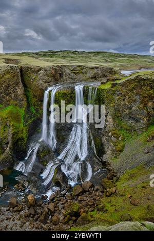 Island, Sudurland, Lakagigar, Fagrifoss Wasserfall an den Hängen des Kraters Laki Stockfoto