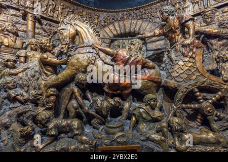 Das Wandgemälde von Frank Abraham zeigt das Leben vor und während der römischen Besatzung. Cardiff Castle, Wales, Großbritannien Stockfoto