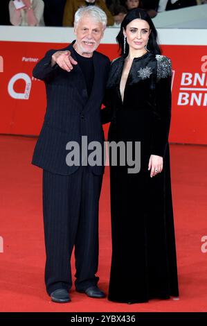 Michele Placido mit Ehefrau Federica Vincenti bei der Premiere des Kinofilms 'Eterno visionario' auf dem 19. Internationales Filmfestival von Rom / Festa del Cinema di Roma 2024 im Auditorium Parco della Musica. Rom, 19.10.2024 Stockfoto