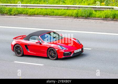 2015 Red Porsche Boxster GTS S-A PDK Auto Cabriolet Roadster Benzin 3436 ccm, 3,4 Liter 6-Zylinder-Sportwagen, unterwegs auf der Autobahn M6, Großbritannien Stockfoto