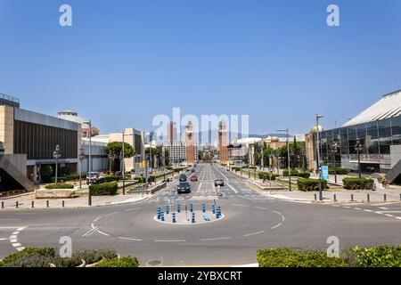 Barcelona, Spanien - 18. Juli 2022: Avinguda de la Reina Maria Cristina Stockfoto
