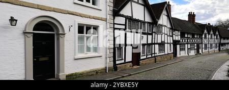 Gebäude aus dem 15. Und 16. Jahrhundert entlang der Mill Street, Warwick Town, Warwickshire, England, Großbritannien Stockfoto