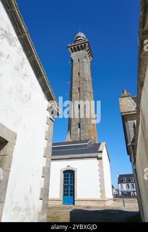 Berühmter Leuchtturm Phare d'Eckmüehl in Pointe de Penmarch, Bretagne, Frankreich Stockfoto