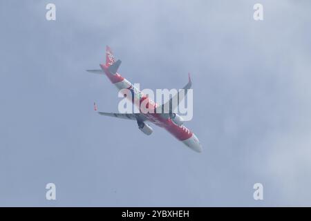 Chiangmai, Thailand - 25. Juli 2024: HS-EAA Airbus A321-100 von Thai AirAsia. Fahren Sie vom Flughafen Chiangmai nach Phuket. Stockfoto