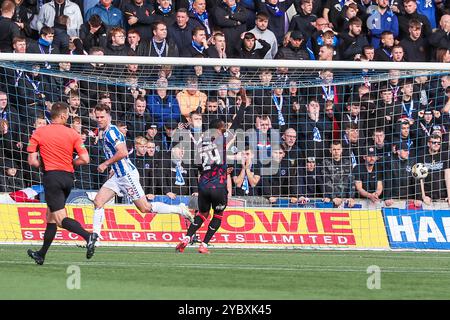 Kilmarnock, Großbritannien. Oktober 2024. Kilmarnock fc spielte gegen den Rangers FC in der schottischen Premiership, 1. Phase, in ihrem Heimatland Rugby Park, Kilmarnock, Ayrshire, Schottland, UK. Das Finale war Kilmarnock 1:0-Rangers und das Siegtor wurde von MARLEY WATKINS, Kilmarnock 23, in 87 Minuten erzielt. Quelle: Findlay/Alamy Live News Stockfoto