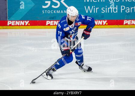 20.10.2024, DEL, Deutsche Eishockey Liga Saison 2024/25, 11. Spieltag: Adler Mannheim gegen Düsseldorfer EG. Bild: Kristian Reichel (11, Mannheim) Stockfoto