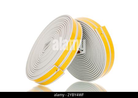 Tür- und Fensterdichtungen Nahaufnahme, Nahaufnahme, isoliert auf weißem Hintergrund. Stockfoto