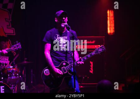 Die US-amerikanische Hardcore-Punkband Zeke trat in Berlin im Runners Rosk&Motor Club auf. Stockfoto