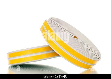 Tür- und Fensterdichtungen Nahaufnahme, Nahaufnahme, isoliert auf weißem Hintergrund. Stockfoto