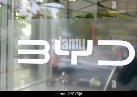 DEUTSCHLAND, Sittensen, Autohaus für chinesische Elektroautos BYD / DEUTSCHLAND, Sittensen, Autohaus für chinesische Elektroautos BYD, Made in China Stockfoto