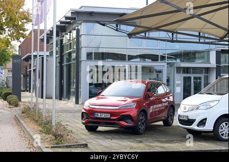 DEUTSCHLAND, Sittensen, Autohaus für chinesische Elektroautos BYD / DEUTSCHLAND, Sittensen, Autohaus für chinesische Elektroautos BYD, Made in China Stockfoto