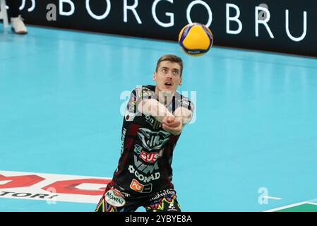 Semeniuk kamil (* 16 Sir susa vim perugia) während des Spiels Sir Susa VIM Perugia vs Cisterna Volley, Volleyball Italian Series A Men Superliga Match in Perugia, Italien, 20. Oktober 2024 Stockfoto