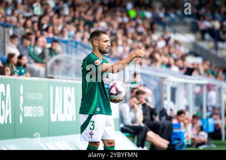 Ferrol, Spanien. Hypermotion League. Jornada 10. Rennclub Ferrol gegen Huesca. Rober Correa Credit: Ismael Miján/Alamy Live News Stockfoto